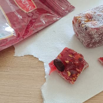 Lokumda Sert Badem Diş Kırılma Riski Ve İade Talebi