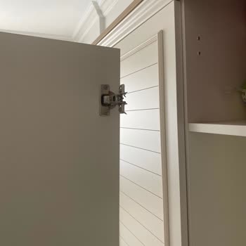 Gardırop Kapak Sorunu 40 Gün Servis İhmaline Karşı Müşteri Şikayeti