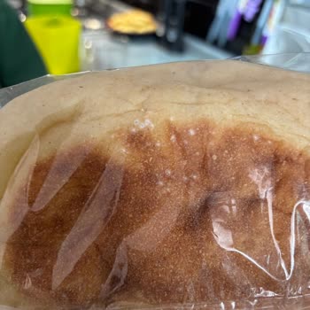 Küflü Bazlama ve Cevapsız Şikayet Migros Güvenini Sarsıyor