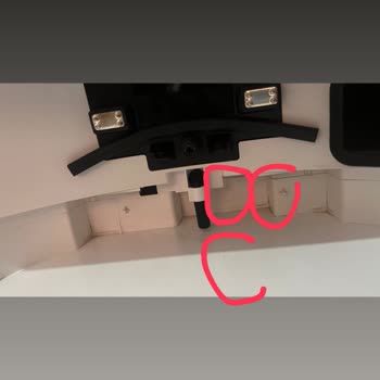Yanlış Model Ve Su Sızıntısı Nedeniyle Laminatta Maddi Zarar