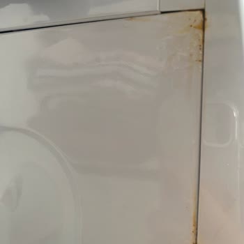 Beko CM 9101 Çamaşır Makinesinin Ön Paneli Ve Kapağı Paslanıyor Hemen Değişim Talebi
