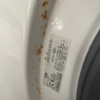 Beko CM 9101 Çamaşır Makinesinin Ön Paneli Ve Kapağı Paslanıyor Hemen Değişim Talebi