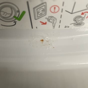 Beko CM 9101 Çamaşır Makinesinin Ön Paneli Ve Kapağı Paslanıyor Hemen Değişim Talebi