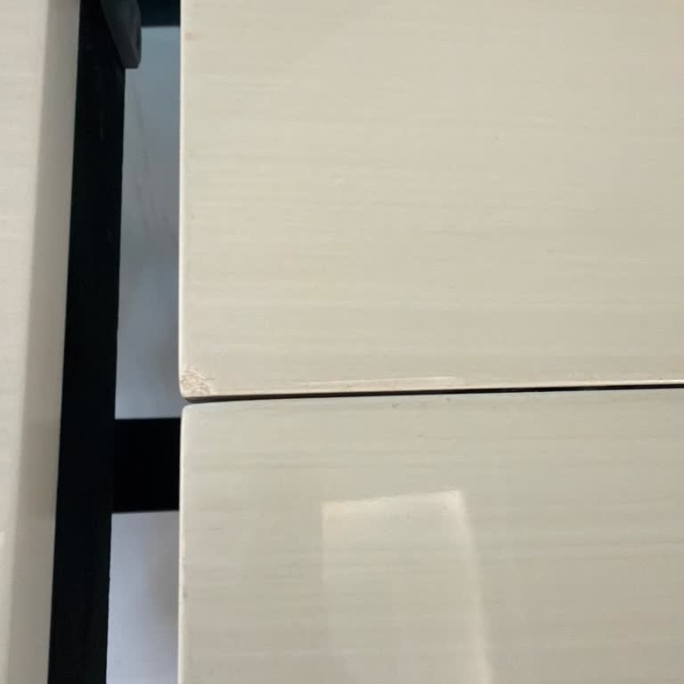 İstikbal Mutfak Masasında Kırık Ve Renk Uyumsuz Parça Değişimi Talebi