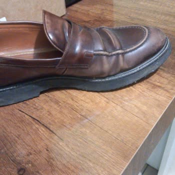 Kundura Ayakkabının Hızlı Renk Solması Ve Mağaza İlgisizliği Nedeniyle Ücret İadesi Talebi