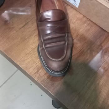 Kundura Ayakkabının Hızlı Renk Solması Ve Mağaza İlgisizliği Nedeniyle Ücret İadesi Talebi