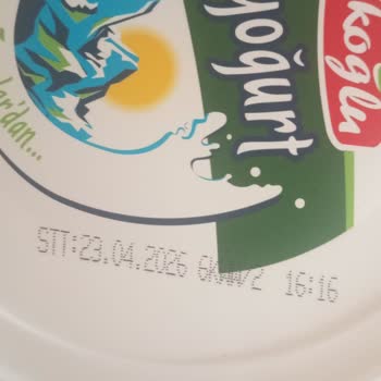 Süt Kıvamındaki Yarım Yağlı Yoğurtta Sağlık Riski