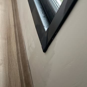Kiptaş Tuzla Meydan Evleri'nde Yağmur Suyunun Girmesi Ve Küf Sorunu Yetkili Yanıtı Bekliyor