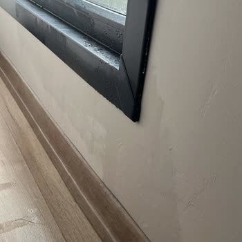 Kiptaş Tuzla Meydan Evleri'nde Yağmur Suyunun Girmesi Ve Küf Sorunu Yetkili Yanıtı Bekliyor