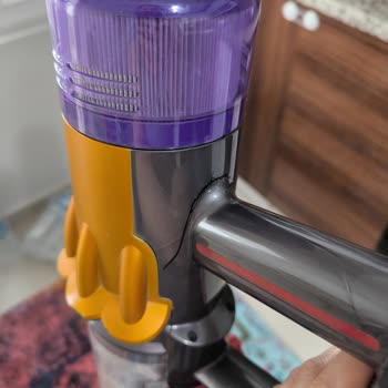 Dyson V12 Süpürgenin Motor Tutma Yerindeki Çatlak İçin Garanti Dışı Ücret Talebi Ve Destek Eksikliği