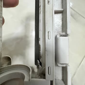 Alt Kapak Kırılması Garanti Dışı Sayıldı Ve Yarı Fiyatına Satıldı