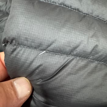 Statik Elektrik Ve Sürekli Kaçak Kaz Tüyleri Nedeniyle Mont Kullanılamaz