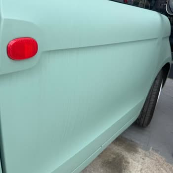 Kaportadaki Lekeler Ve Cam Tavan Su Sızıntısı İçin Etkili Çözüm Talebi