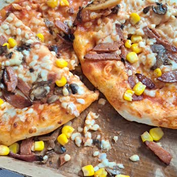 Sbarro’da Kutu Dağınık, Çiğ Pizza Ve Tam Ücret İadesi Talebi