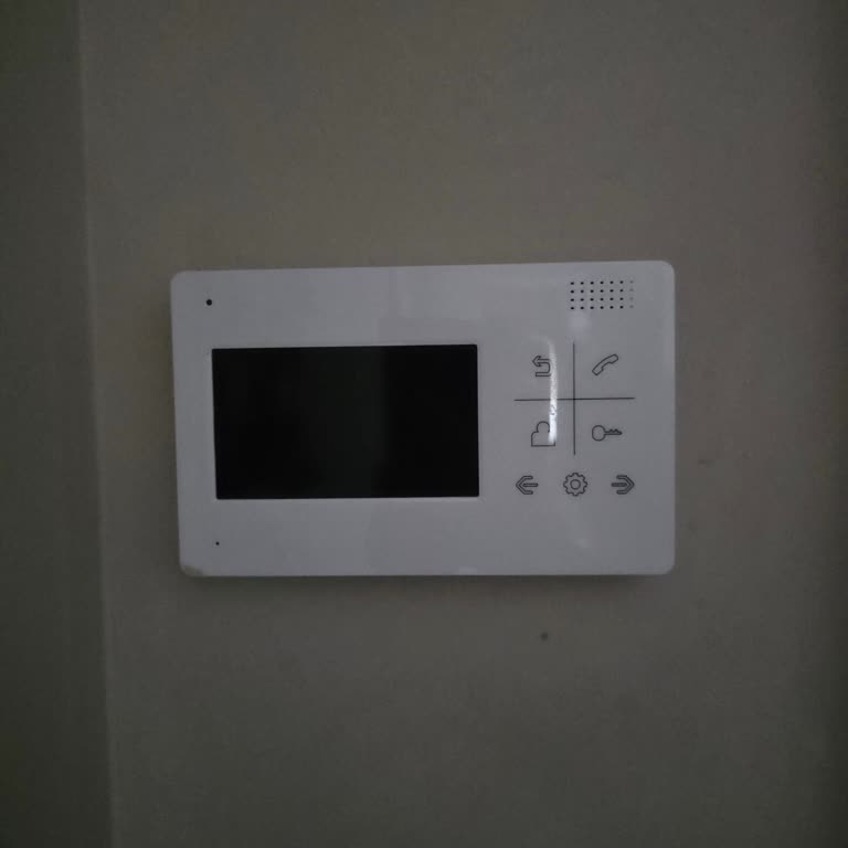 Görüntülü Diyafon Bozukluğu Ve Dış Kapı Sorunu Acilen Çözülmeli