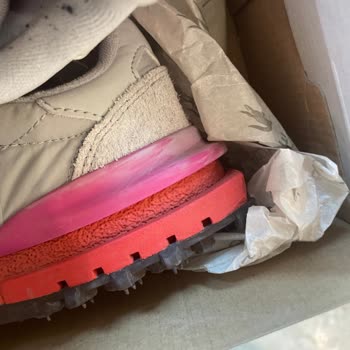 Ayakkabının Renk Değişimi Ve Tüketimleri İçin İnceleme Talebim Reddedildi, İletişim Yok