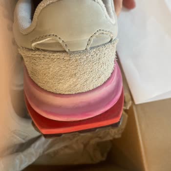 Ayakkabının Renk Değişimi Ve Tüketimleri İçin İnceleme Talebim Reddedildi, İletişim Yok