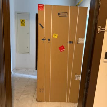 Teslim Edilen Buzdolabı İçeri Alınamıyor, Sorumluluk Media Markt Ve Bosch Servisine Atfediliyor