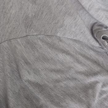 Beko Çamaşır Makinesi Yağ Lekeleri Nedeniyle Kıyafet Zararları Ve Değişim İhmaline Karşı Şikayet