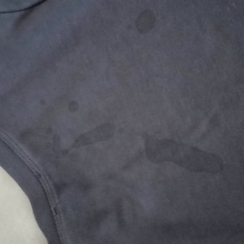 Beko Çamaşır Makinesi Yağ Lekeleri Nedeniyle Kıyafet Zararları Ve Değişim İhmaline Karşı Şikayet