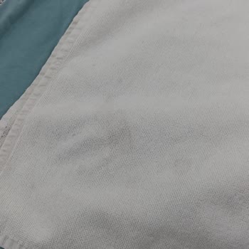 Beko Çamaşır Makinesi Yağ Lekeleri Nedeniyle Kıyafet Zararları Ve Değişim İhmaline Karşı Şikayet