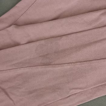 Beko Çamaşır Makinesi Yağ Lekeleri Nedeniyle Kıyafet Zararları Ve Değişim İhmaline Karşı Şikayet