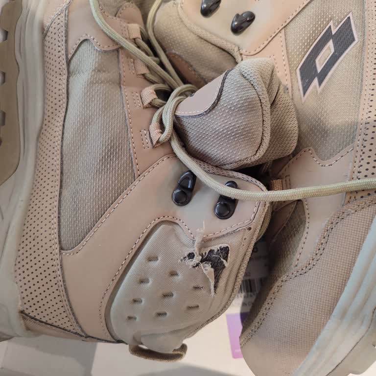 FLO Van Mağazasından Aldığım Ayakkabıda Açılma Ve Değişim Talebimin Reddedilmesi