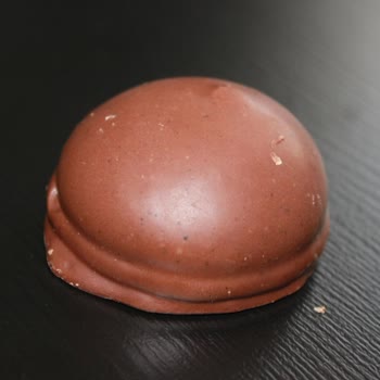 Ülker Çokomel Dev Ürünün Üzerindeki Siyah Noktalar Ve Beyaz Lekeler Hijyen Endişesi