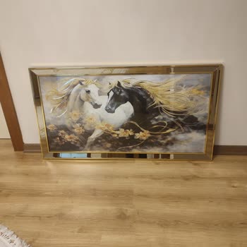 Beyaz Moda'da Yanlış Renk Tablo Gönderimi