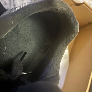 New Balance Ayakkabıda İç Astar Yırtılması Ve Değişim Reddi