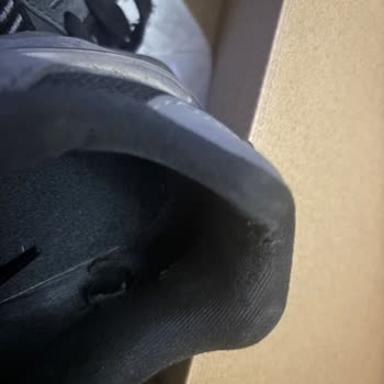 New Balance Ayakkabıda İç Astar Yırtılması Ve Değişim Reddi