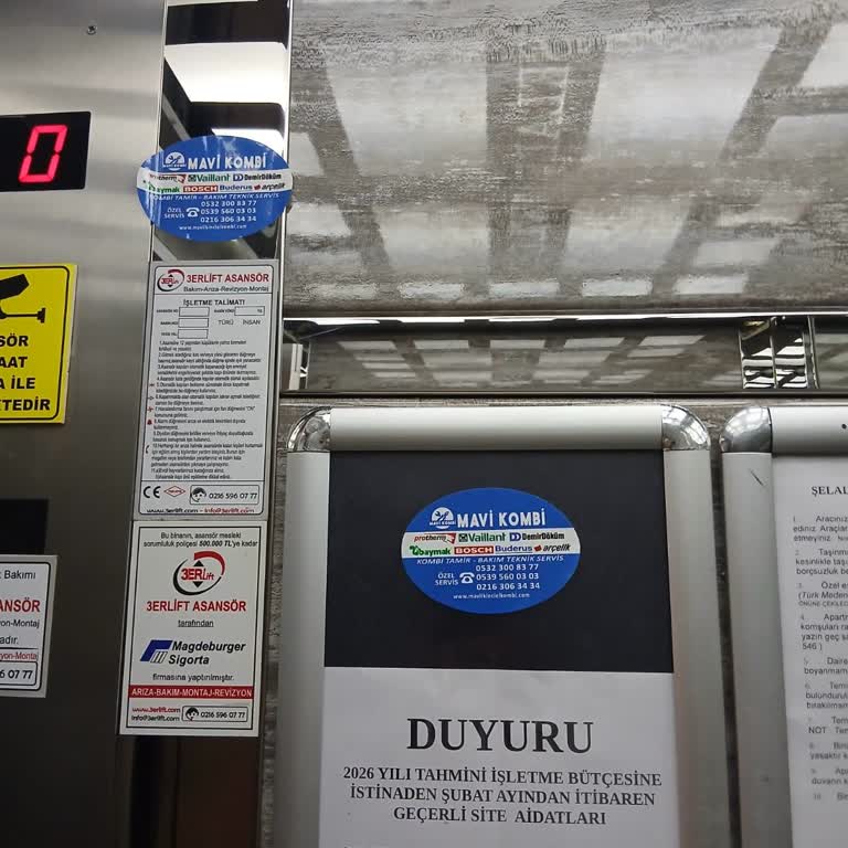 Mavi Kombi İzin Almadan Her Yere Reklam Yapıştırıyor