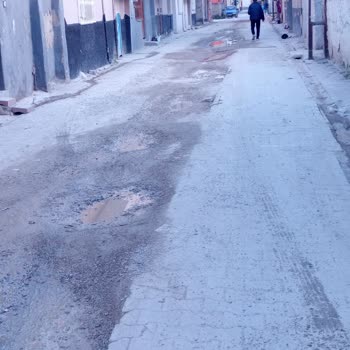 Yarım Bırakılan Yol Çalışması Gülpınar Mahallesinde Çamur, Çukur Ve Güvenlik Sorunları Yaratıyor