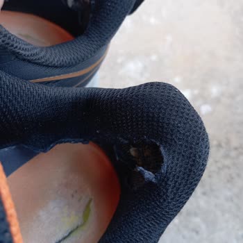 Garanti Sürecinde Yardımsızlık Ve Yırtılan Ayakkabı Nedeniyle Değişim Ya Da İade Talebi