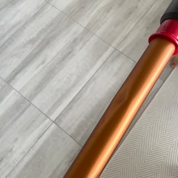 Dyson Toz Haznesi Kapak Sorunu Ve Boru Hasarı İçin Sıfır Değişim Talebi