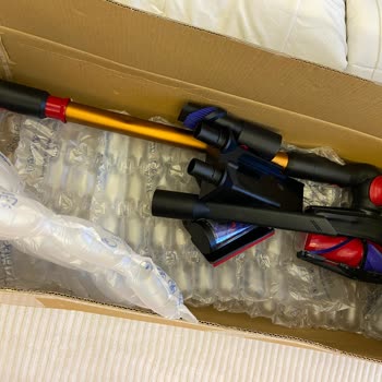 Dyson Toz Haznesi Kapak Sorunu Ve Boru Hasarı İçin Sıfır Değişim Talebi