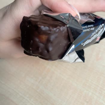 Eti Karam Çikolatasında Azalan Çikolata Miktarı Ve Boş Alan Şikayeti