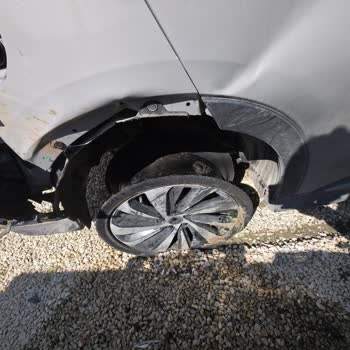 BYD Seal Araçta Ani Lastik Patlaması Nedeniyle Ağır Kaza Ve Şirketin Cevapsızlığı