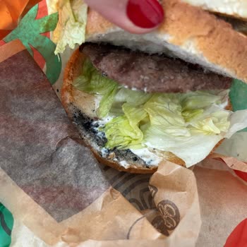 Yanık Burger King Menüsü Ve Cevapsız Müşteri Hizmetleri