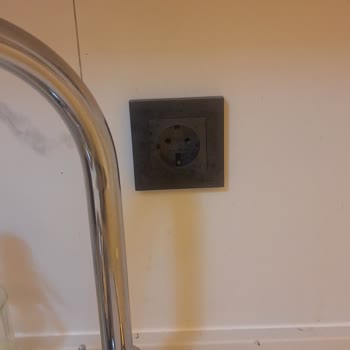 Gümüş İnşaat (İzmir)'tan Aldığım Dairede Eksik Priz, Ses Yalıtımsızlığı ve Su Sızıntısı