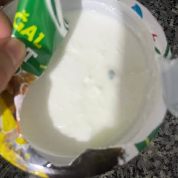Son Kullanma Tarihi Henüz Geçmemiş Yoğurtta Küf Ve Bebek Sağlığı Riski