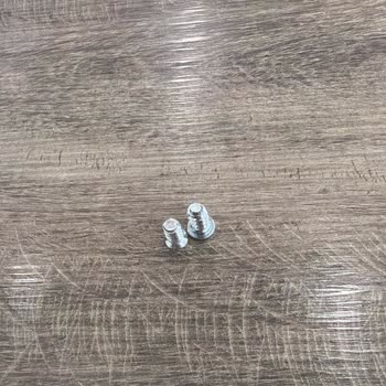 Eksik Özel Vidalar Nedeniyle Hemnes Divan Kurulamıyor, IKEA Çözüm Sunamıyor