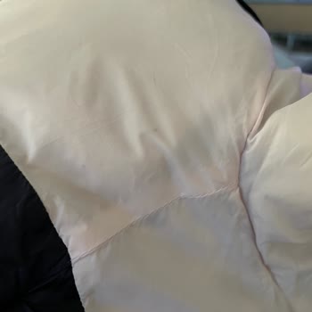 Deterjan Nedeniyle Beyaz Yelek Pembe Renge Döndü Ve Kullanılamaz Hale Geldi