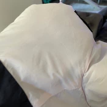 Deterjan Nedeniyle Beyaz Yelek Pembe Renge Döndü Ve Kullanılamaz Hale Geldi