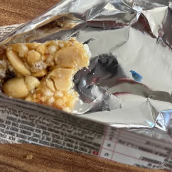 Tadımca Yer Fıstıklı Bar’da Bulunan Mavi Yabancı Cisim İçin İade Ve İnceleme Talebi