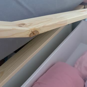 Hemnes Divan Parçası Kırıldı, Müşteri Hizmetlerine Ulaşılamıyor