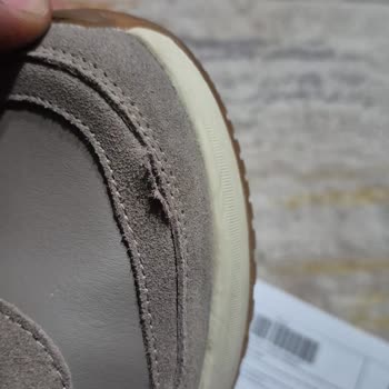 FLO Mağazacılıktan Az Kullanımda Dikiş Açılan Ayakkabı İçin İade Talebi