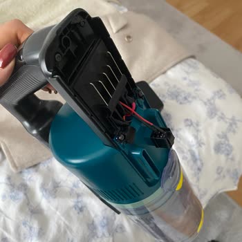 Şarj Alanı Kırılan Philips 7000 Dikey Süpürge İçin Garanti Talebi