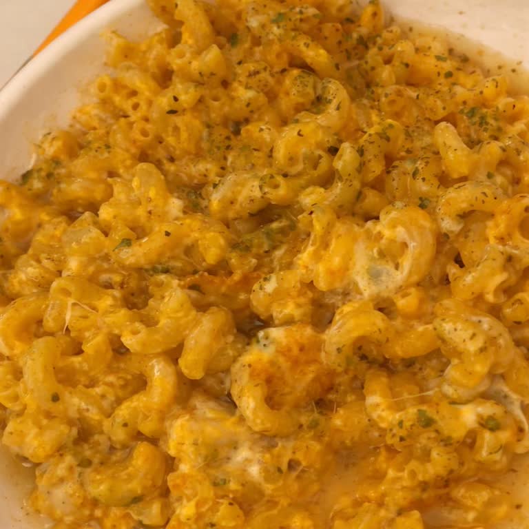 Soğuk Ve Sulu Makarnada Hijyen Problemi, Çalışanların Saygısızlığı Ve İade Talebi