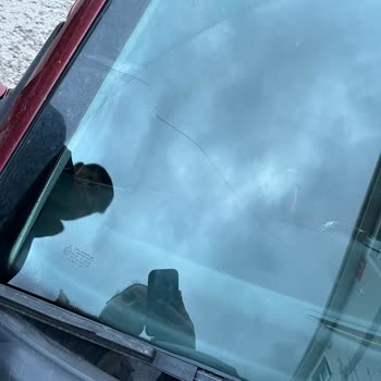 Tüvtürk Çankırı’da Kaputun Açık Bırakılması Nedeniyle Araç Hasarı Ve Güvenlik Riski